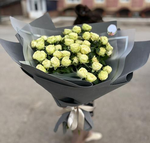 Букет Белые кустовые розы Солинеро в Байкалово