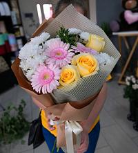 Букет цветов из:  Герберы, Розы и Хризантемы в Байкалово