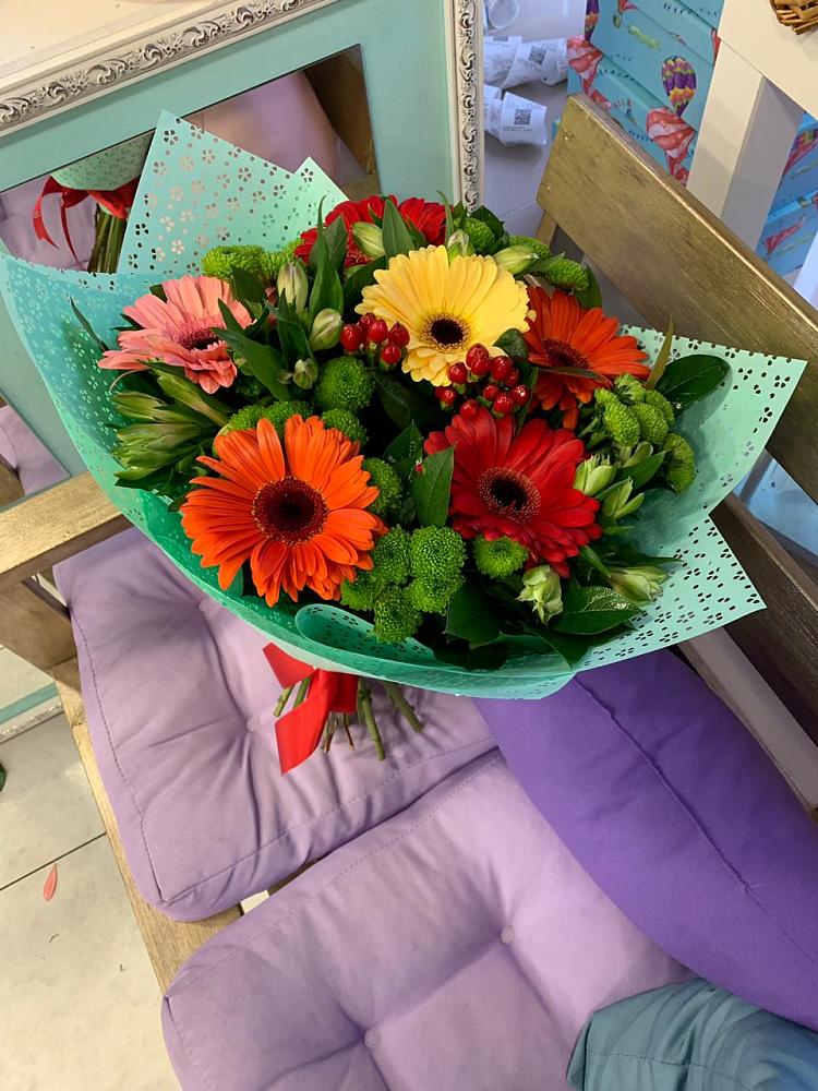 Букет цветов из: Герберы, Хризантемы и Альстромерии в Байкалово