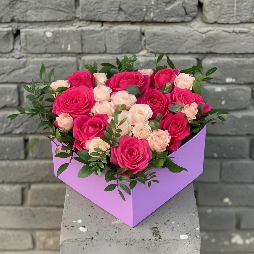 Цветочная композиция из Розы в коробке в Байкалово