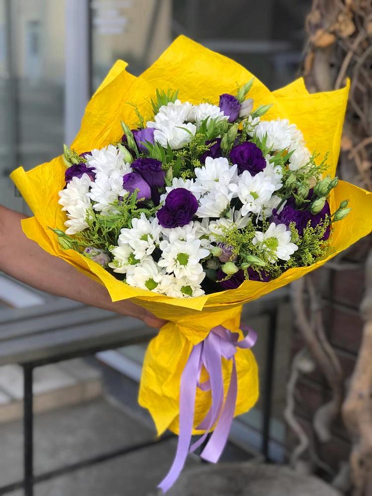 Букет цветов из: Ирисы, Хризантемы и Ромашки в Байкалово
