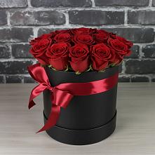 Цветочная композиция из Розы в шляпной коробке в Байкалово