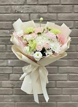 Букет цветов из:  Гвоздики, Розы, Лизиантусы и Хризантемы #REPLACE_PRED# Байкалово