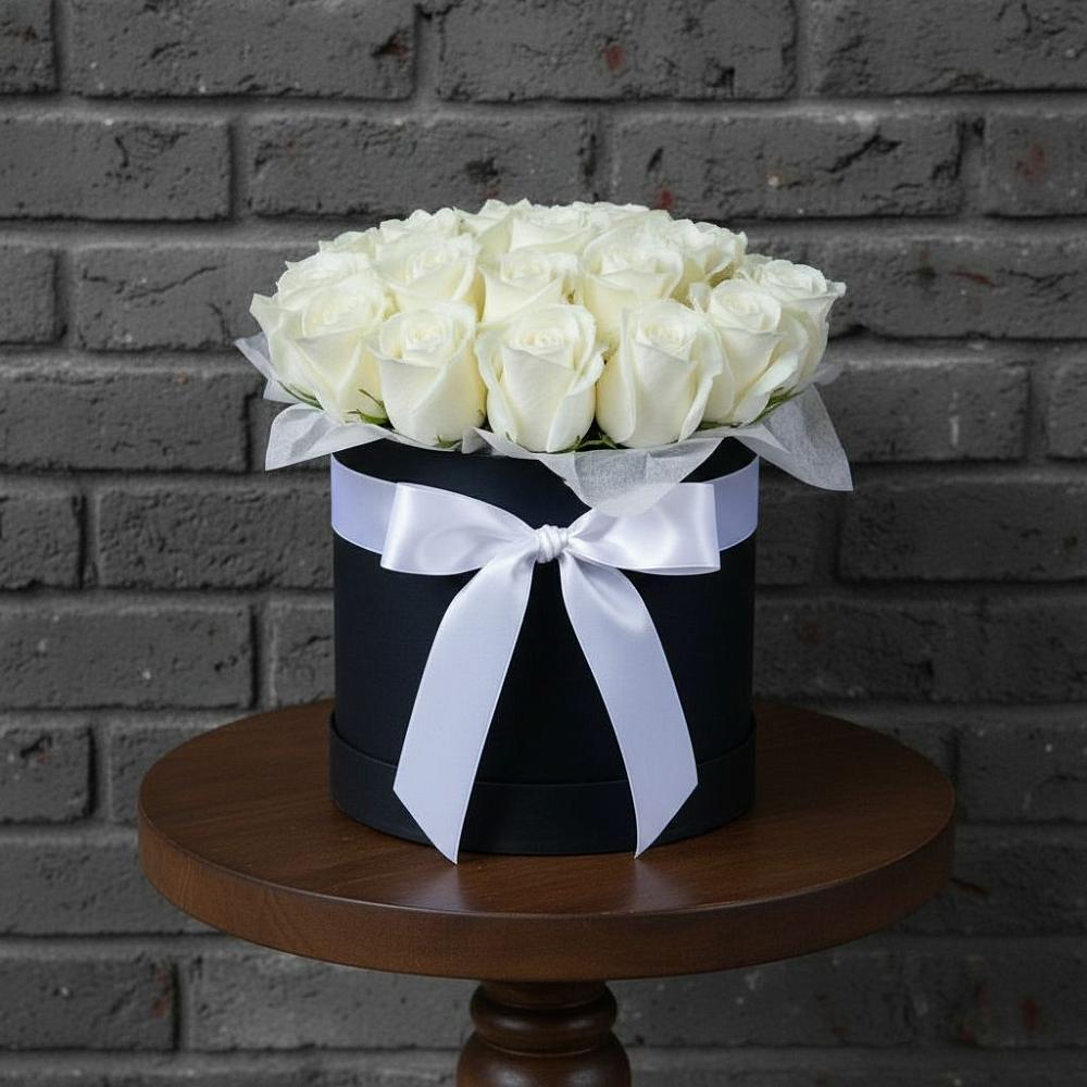 Цветочная композиция из Розы в шляпной коробке в Байкалово