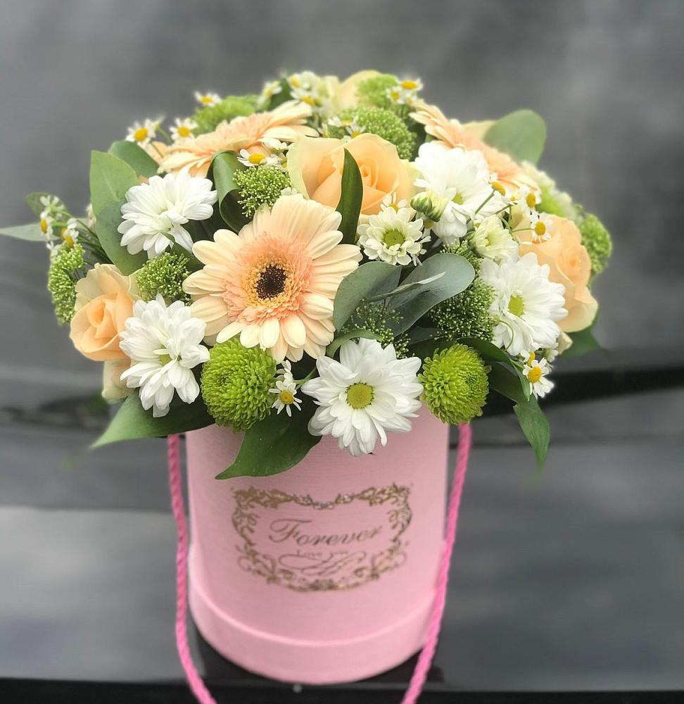 Цветочная композиция из Розы, Герберы и Хризантемы в шляпной коробке в Байкалово