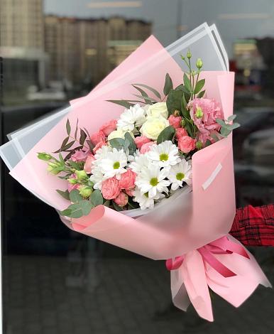 Букет цветов из: Розы, Лизиантусы и Хризантемы в Байкалово