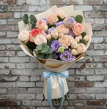 Букет цветов из:  Розы, Лизиантусы и Гвоздики в Байкалово