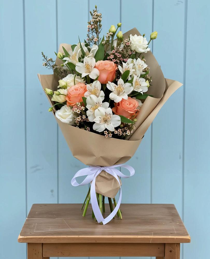 Букет цветов из: Альстромерии, Лизиантусы, Розы и Хризантемы в Байкалово